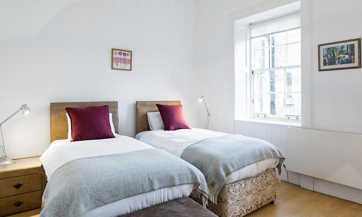 Royal Mile Apartments เอดินบะระ ภายนอก รูปภาพ