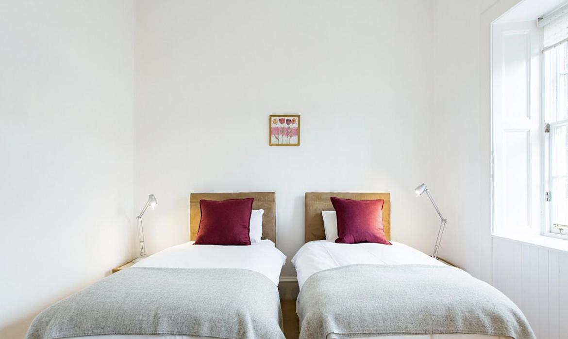 Royal Mile Apartments เอดินบะระ ภายนอก รูปภาพ